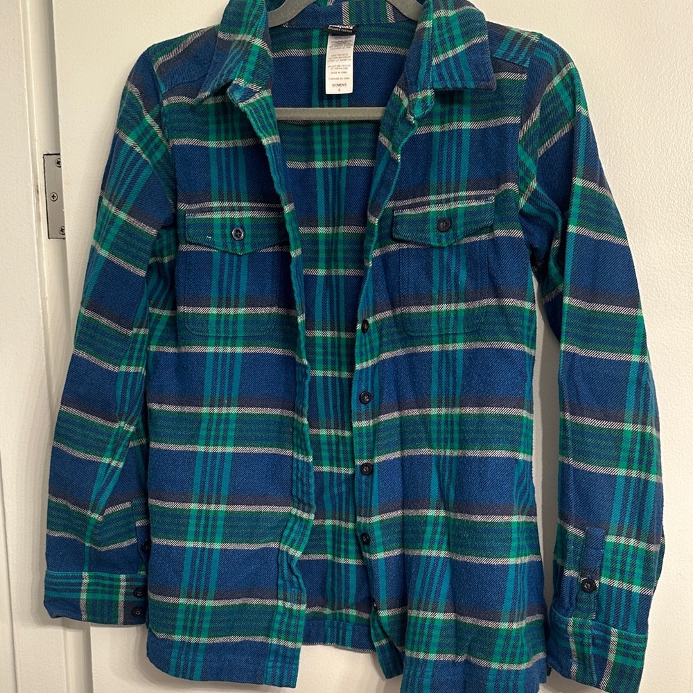 Patagonia Women’s Plaid Button Down Shirt